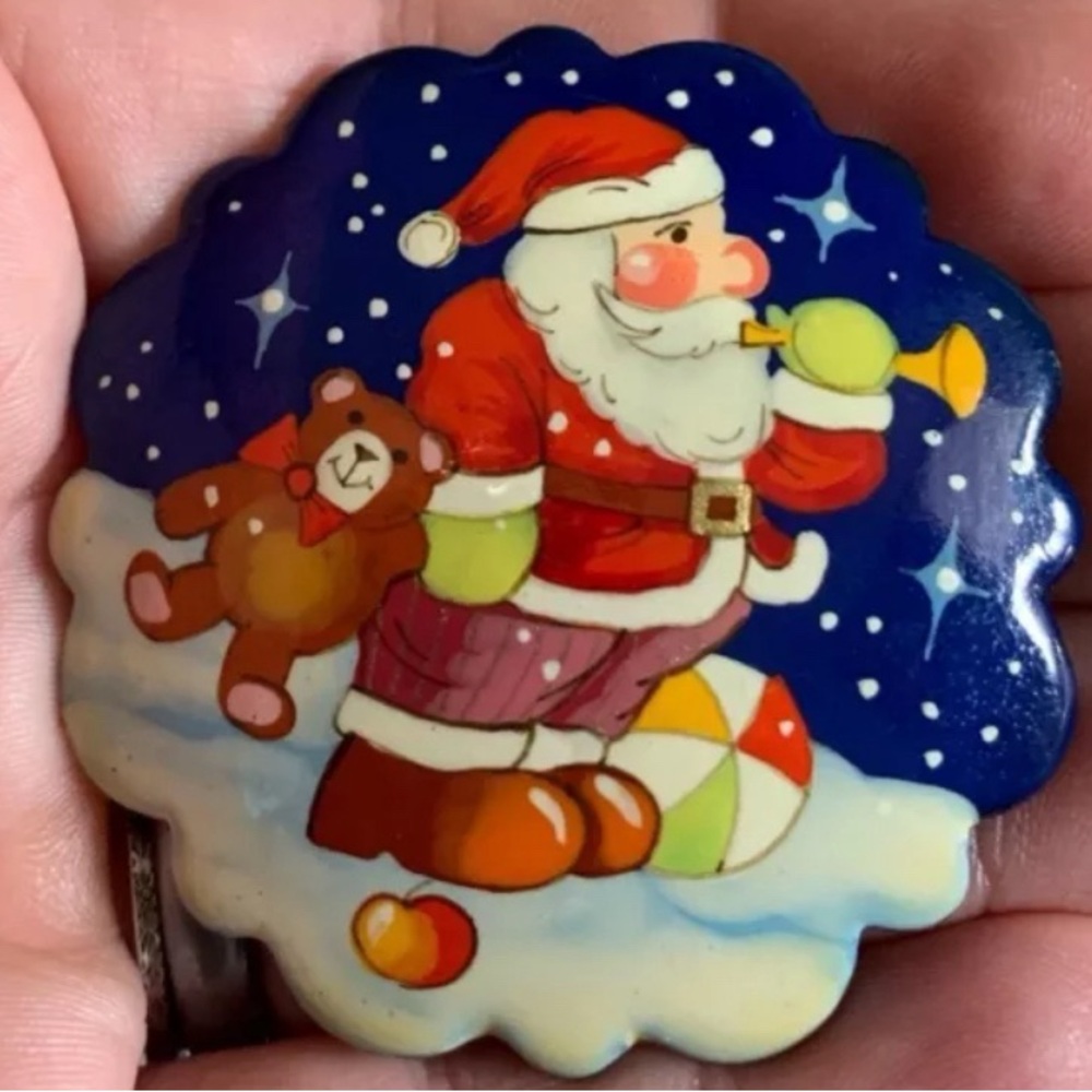 VTG Hand Painted Christmas Brooch made in Russia